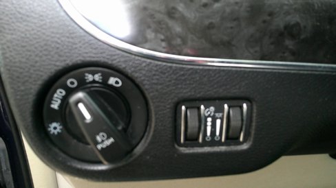 Used 2015 Chrysler Town & Country Touring image 12
