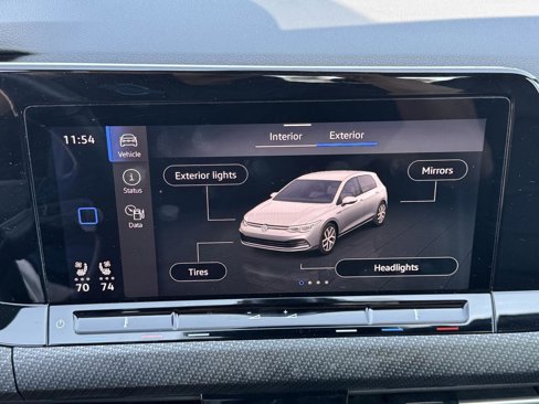 Used 2022 Volkswagen Golf R image 39