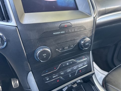 Used 2020 Ford Edge ST-Line image 16