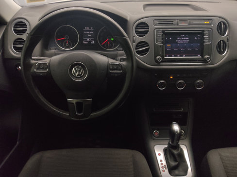 Used 2017 Volkswagen Tiguan Limited w/ Premium Package image 22