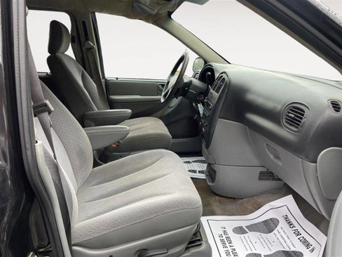 Used 2006 Dodge Caravan SXT image 15