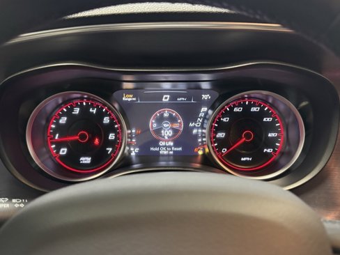 Used 2016 Dodge Charger SE image 8