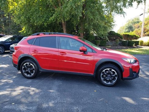Used 2021 Subaru Crosstrek 2.0i Premium w/ Moonroof Package image 2