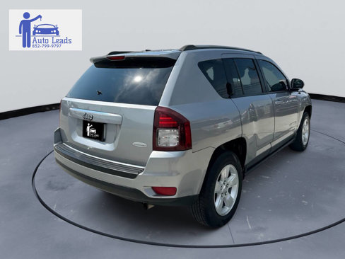 Used 2017 Jeep Compass Latitude image 5
