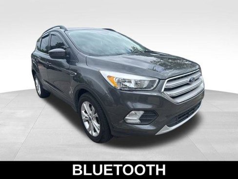 Used 2018 Ford Escape SE w/ SE Sync 3 Package image 3