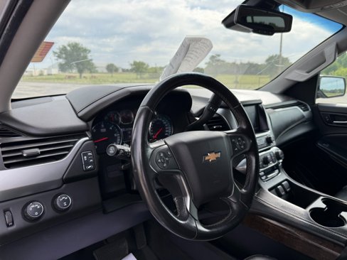 Used 2019 Chevrolet Suburban LT image 15