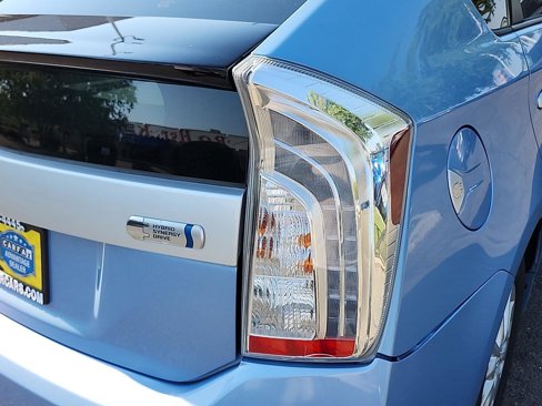Used 2012 Toyota Prius Plug-In Hybrid image 13