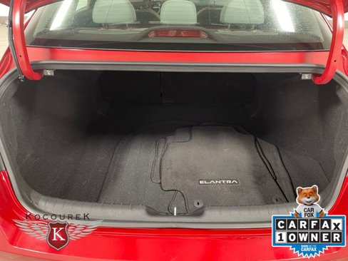 Used 2021 Hyundai Elantra Limited image 24