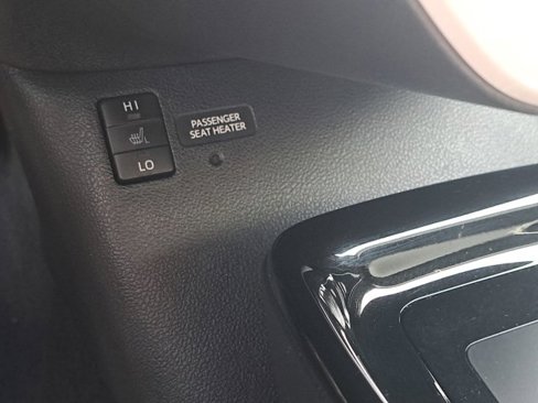 Used 2017 Toyota Prius Four image 28