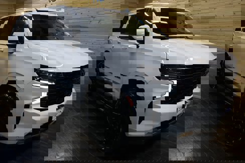 Used 2023 Chevrolet Suburban LS w/ Driver Alert Package image 2