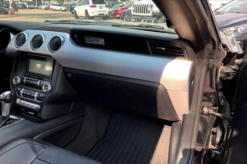 Used 2016 Ford Mustang Premium image 14