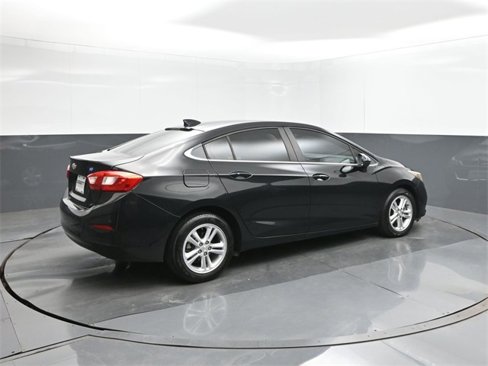 Used 2017 Chevrolet Cruze LT image 15