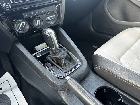 Used 2016 Volkswagen Jetta Sport image 33