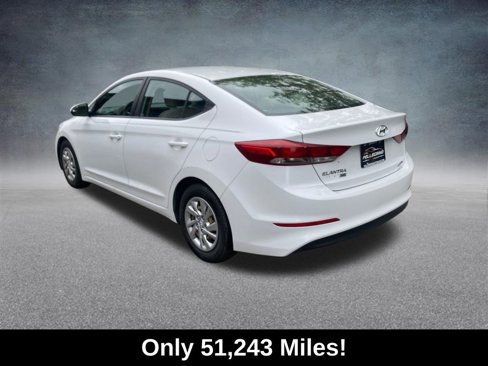Used 2018 Hyundai Elantra SE image 3