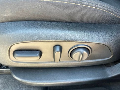 Used 2023 Chevrolet Equinox LT image 17