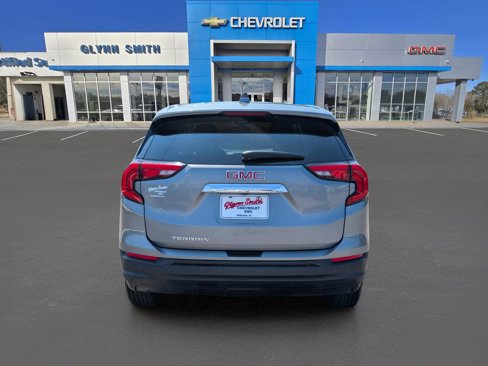 Used 2020 GMC Terrain SLE image 9