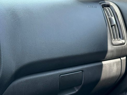 Used 2015 Chevrolet Colorado LT w/ LT Convenience Package image 9