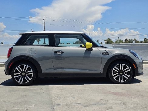 Used 2023 MINI Cooper SE image 11