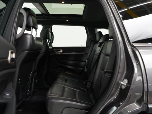 Used 2016 Jeep Grand Cherokee Limited w/ Luxury Group II image 17