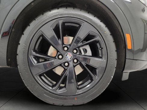 Certified 2022 Buick Envision Essence w/ Sport Touring Package image 3