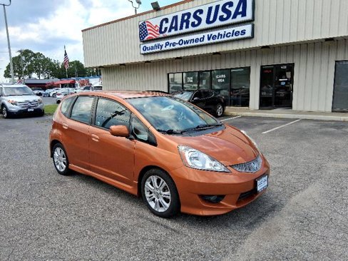 Used 2011 Honda Fit Sport image 1