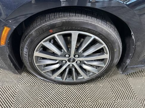 Used 2017 Lincoln MKZ Premiere image 10