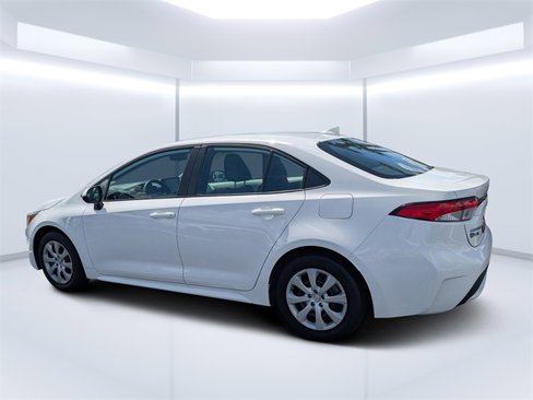 Used 2022 Toyota Corolla LE image 5