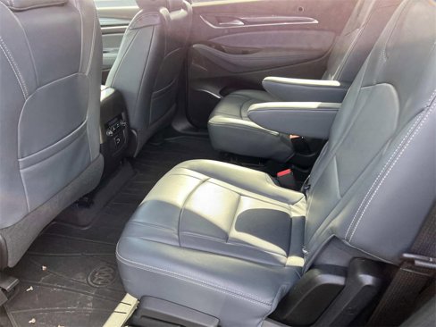 Certified 2018 Buick Enclave Essence image 12