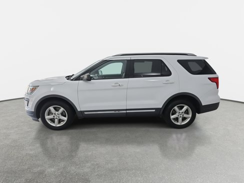 Used 2018 Ford Explorer XLT image 8
