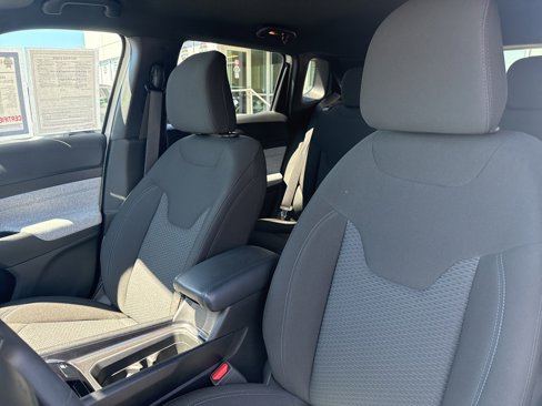 Certified 2024 Jeep Compass Sport image 14