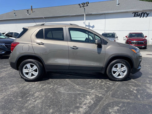 Used 2022 Chevrolet Trax LT w/ Premium Seat Package image 7