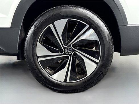 Used 2023 Volkswagen Taos SE image 30