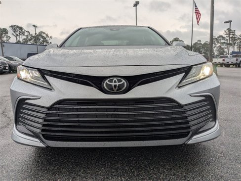 Used 2023 Toyota Camry XLE image 9