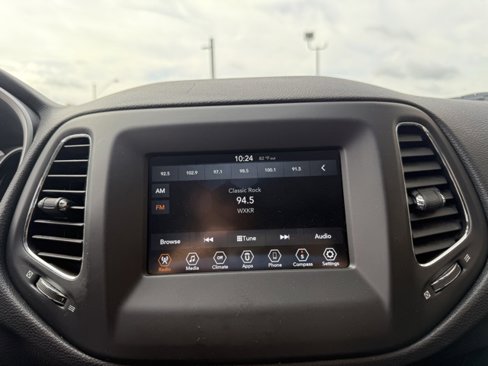 Used 2019 Jeep Compass Sport image 27