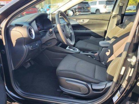 Used 2023 Kia Forte LXS image 8