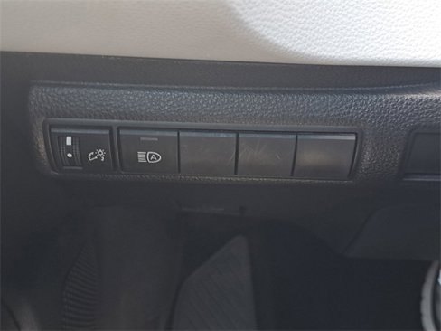 Used 2022 Toyota Corolla SE image 30