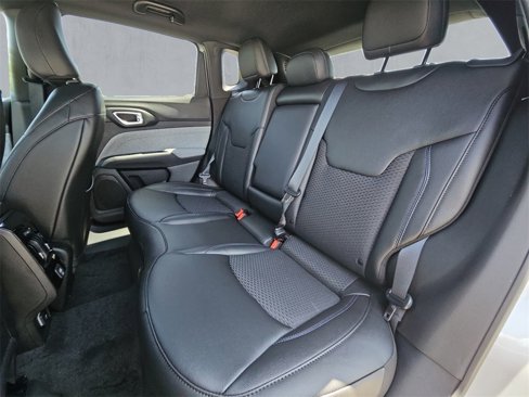 New 2025 Jeep Compass Latitude image 13