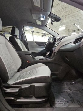 Used 2023 Chevrolet Equinox LT image 36
