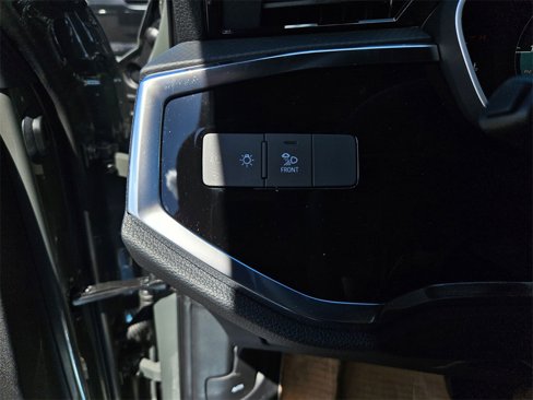 New 2025 Audi Q3 2.0T Premium image 17