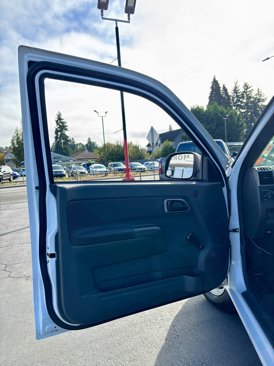 Used 2004 Chevrolet Colorado LS image 22