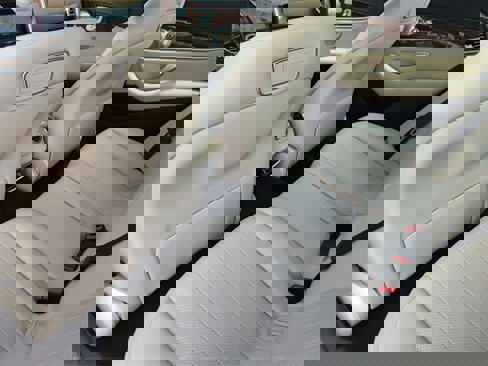Used 2018 Mercedes-Benz E 300 image 22