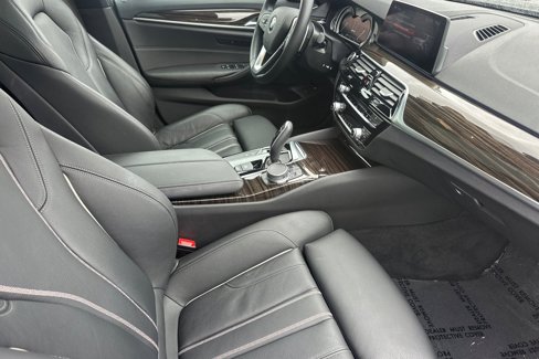 Used 2019 BMW 530e w/ Convenience Package image 15