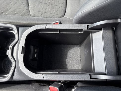 Used 2021 Toyota RAV4 XLE w/ Convenience Package image 15