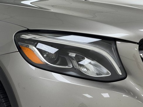 Used 2019 Mercedes-Benz GLC 300 4MATIC image 34