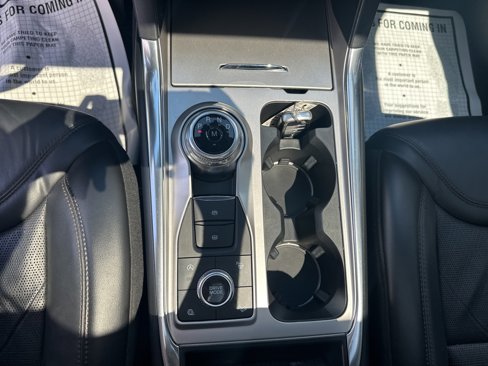 Used 2020 Ford Explorer Platinum w/ Premium Technology Package image 16