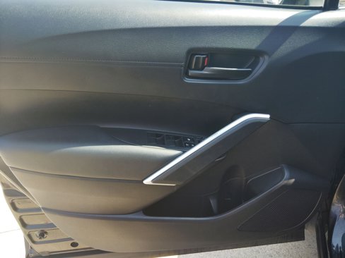 Used 2022 Toyota Corolla Cross LE image 12
