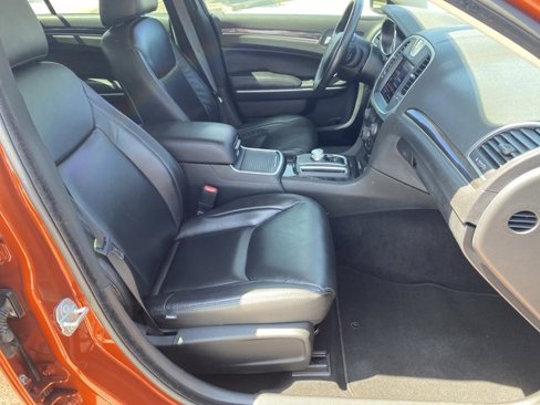 Used 2021 Chrysler 300 Touring w/ Sport Appearance Package image 24