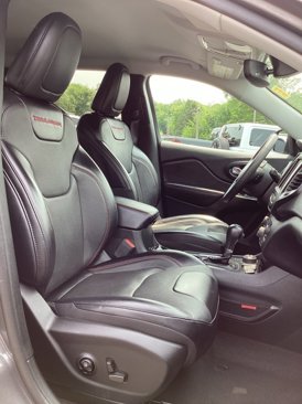 Used 2021 Jeep Cherokee Trailhawk w/ Premium Leather Package image 28