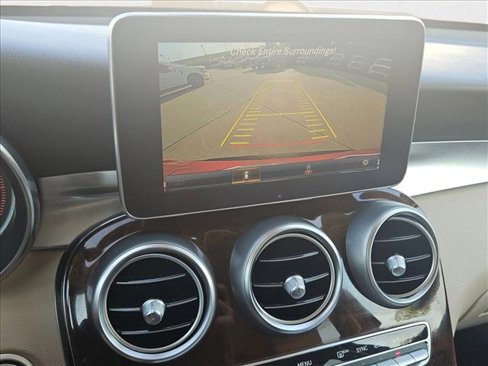 Used 2017 Mercedes-Benz GLC 300 4MATIC image 14