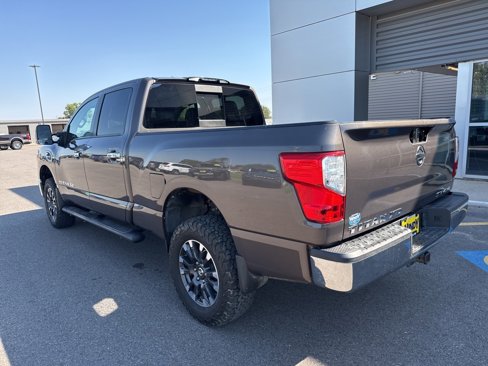 Used 2016 Nissan Titan SV image 7